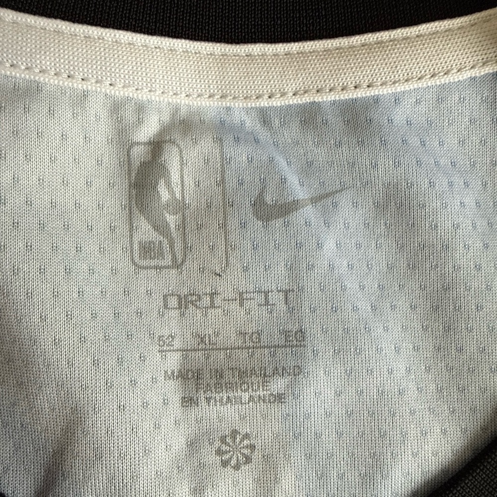 Men’s Nike Cam Johnson #2 Brooklyn Nets KAWS 2023 City Edition Jersey Sz 52 NWT - Picture 4 of 7